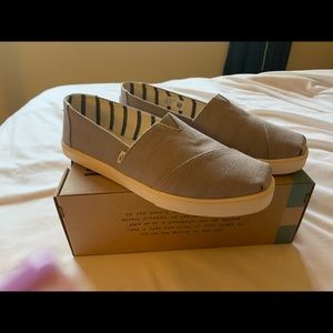 TOMS Classic Size 9.5